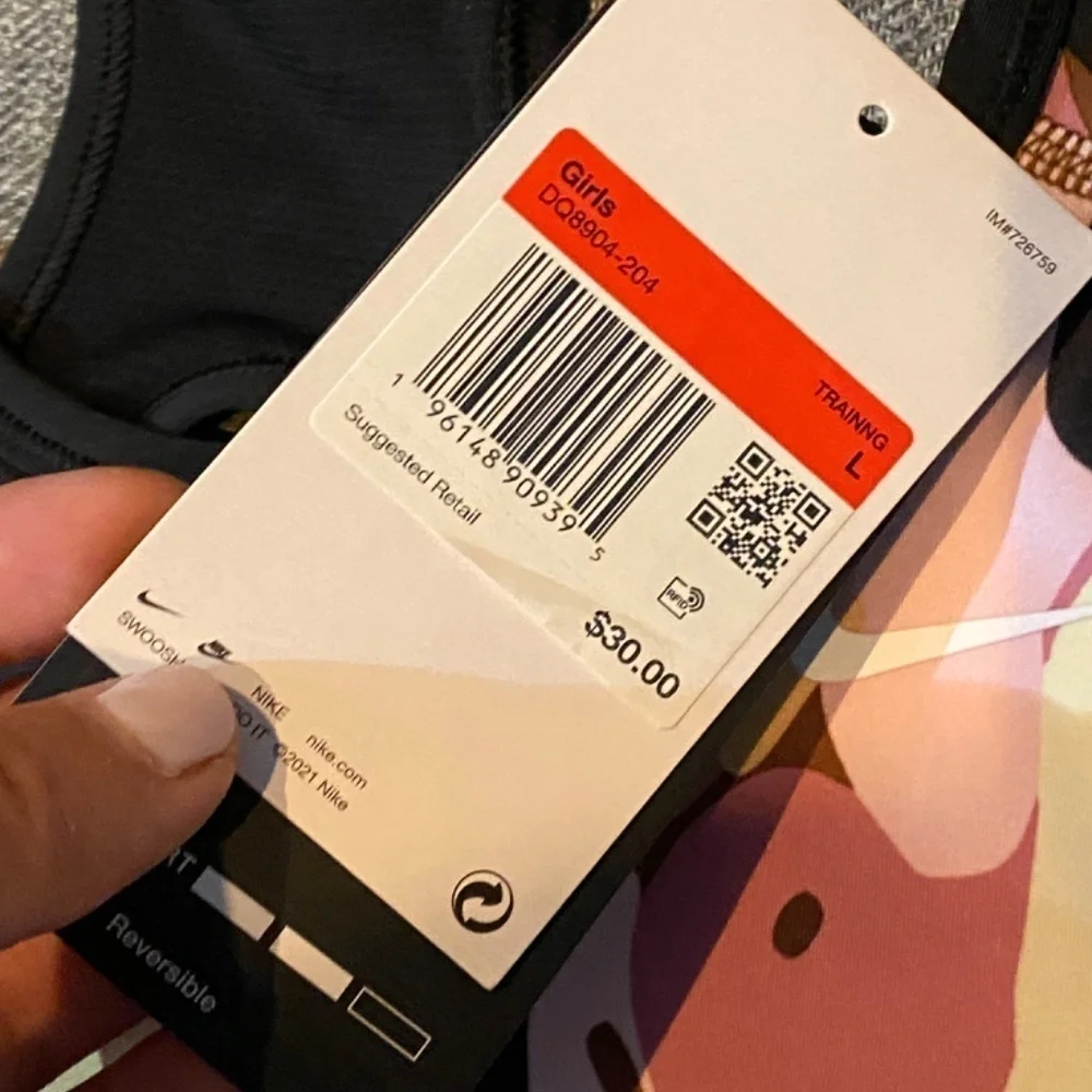 NWT Nike reversible sports bra - Picture 6 of 7